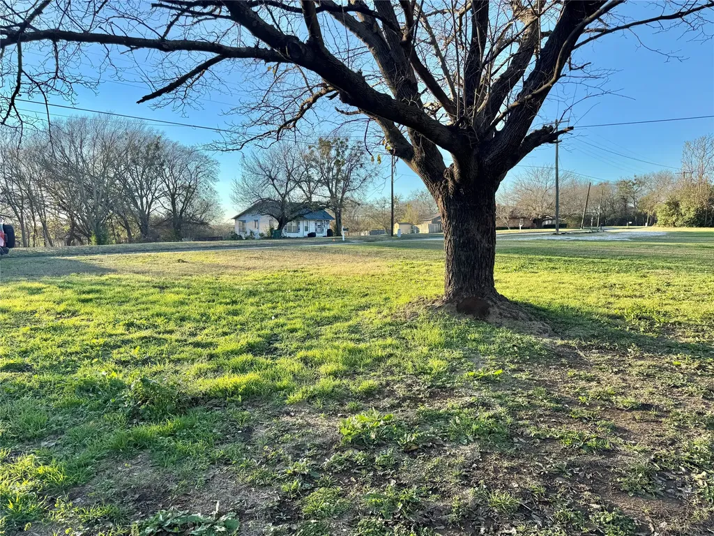 738 Cole Street Gainesville TX 76240