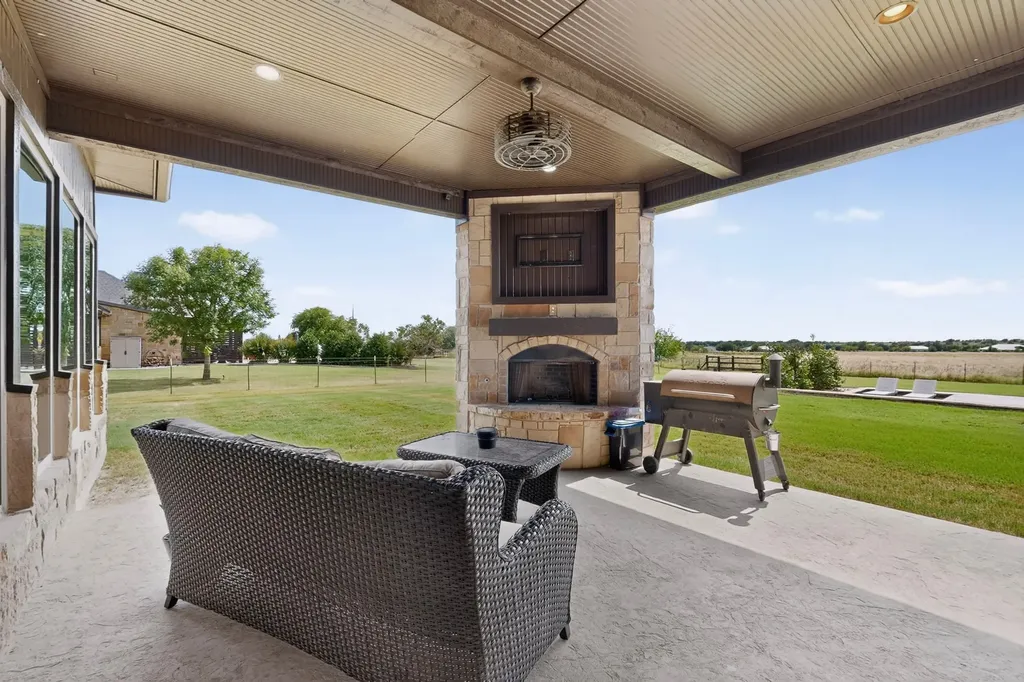 10509 County Road 1001 Godley TX 76044