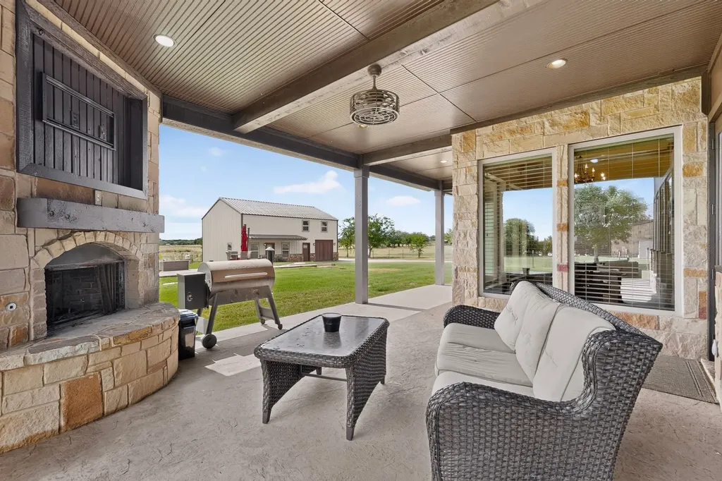 10509 County Road 1001 Godley TX 76044