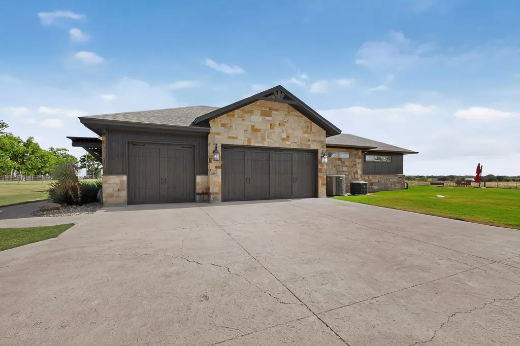 10509 County Road 1001 Godley TX 76044