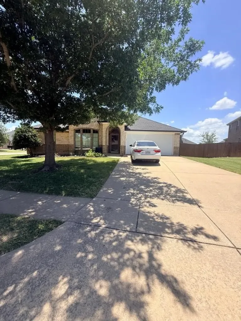 136 Holly Street Waxahachie TX 75165