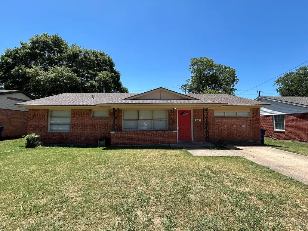 130 W Cherry Point Drive Dallas TX 75232