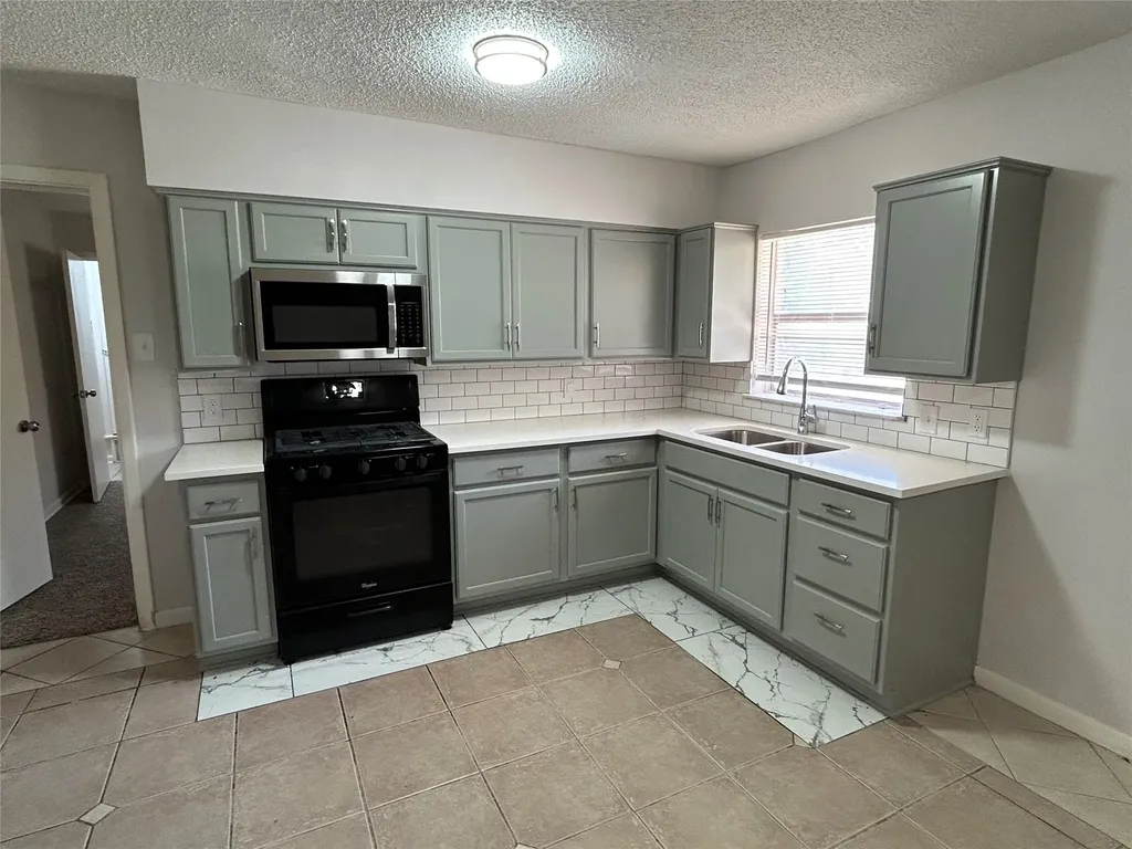 130 W Cherry Point Drive Dallas TX 75232
