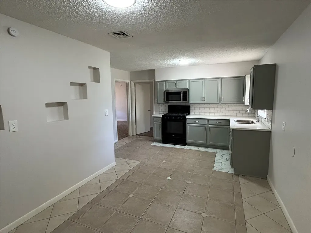 130 W Cherry Point Drive Dallas TX 75232