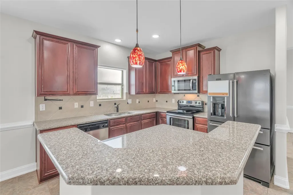 928 Casa Grandes Drive Arlington TX 76002