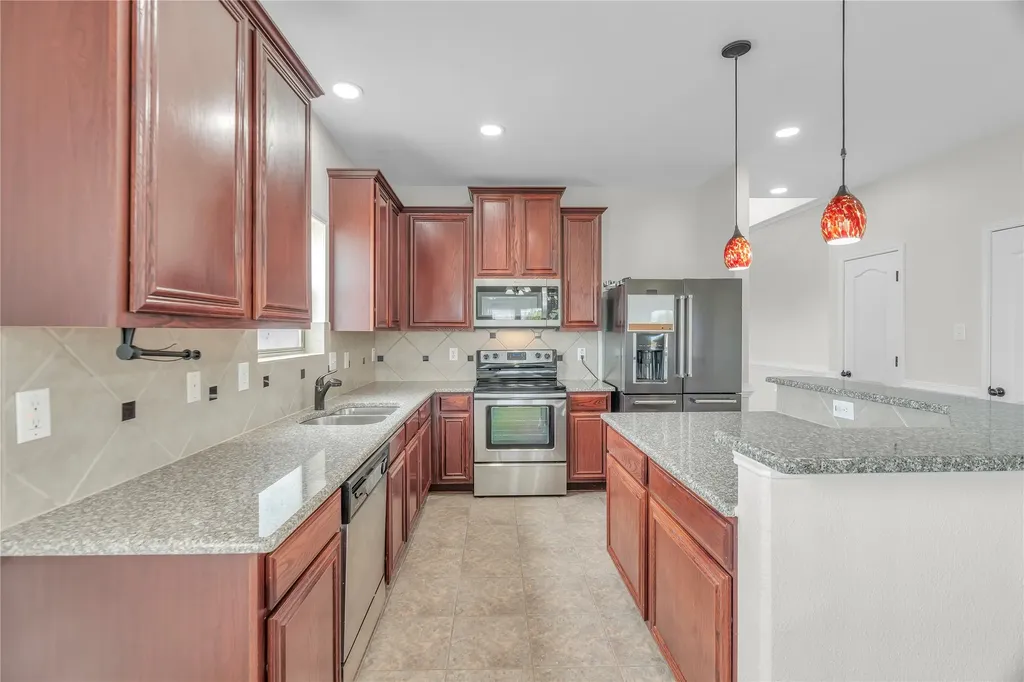 928 Casa Grandes Drive Arlington TX 76002