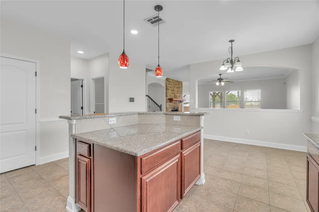928 Casa Grandes Drive Arlington TX 76002