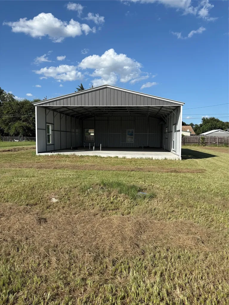 107 Cedar Creek Groesbeck TX 76642