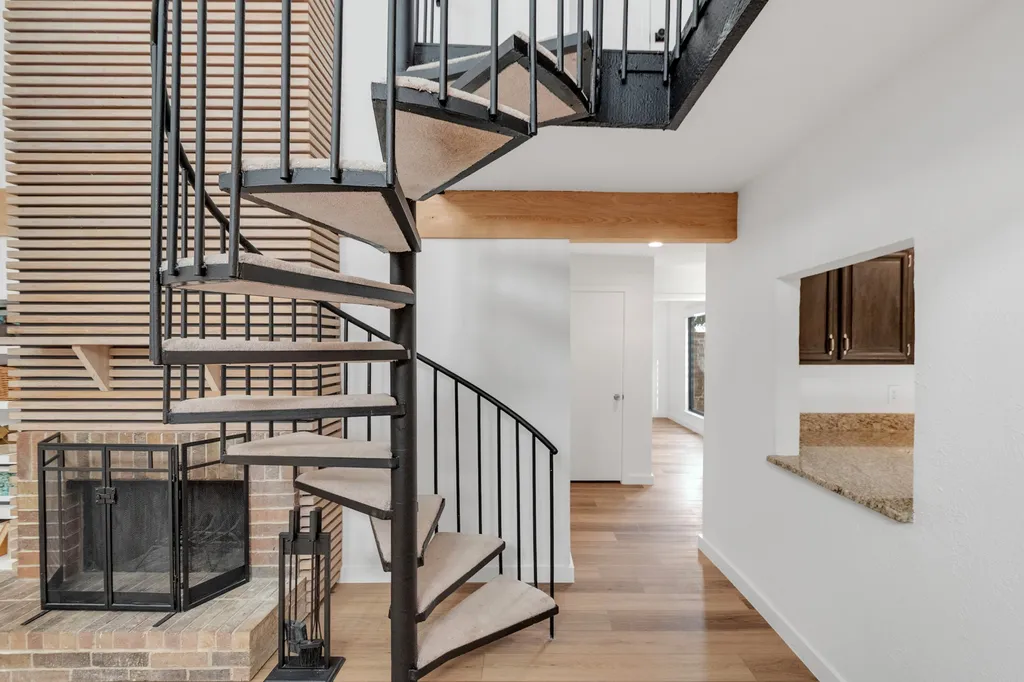 9838 Amberton Parkway Dallas TX 75243