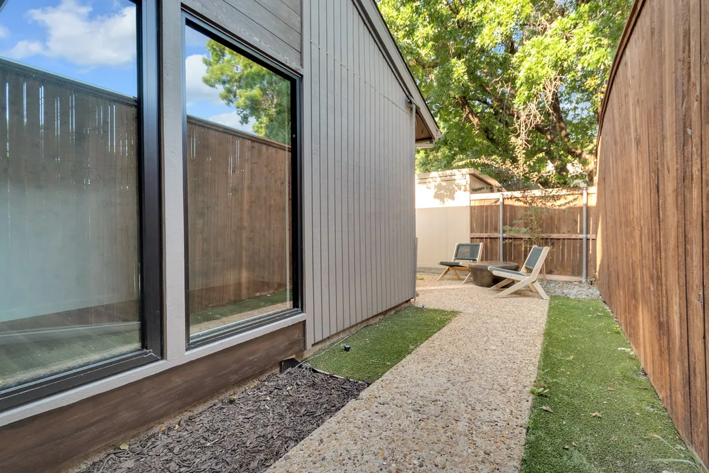 9838 Amberton Parkway Dallas TX 75243