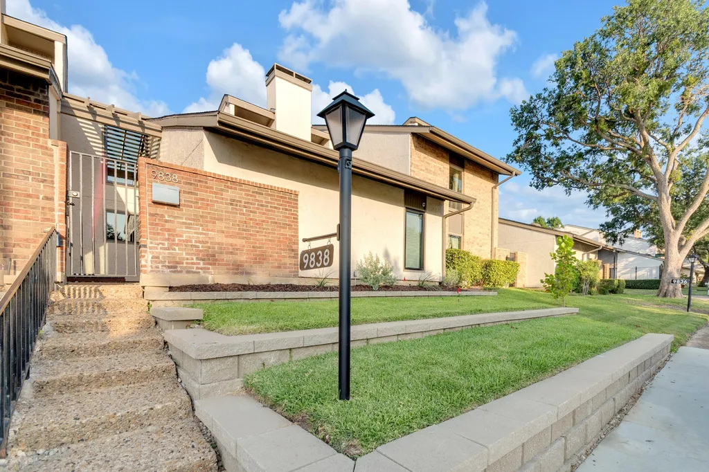 9838 Amberton Parkway Dallas TX 75243