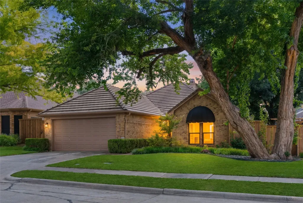 2739 Sedgeway Lane Carrollton TX 75006