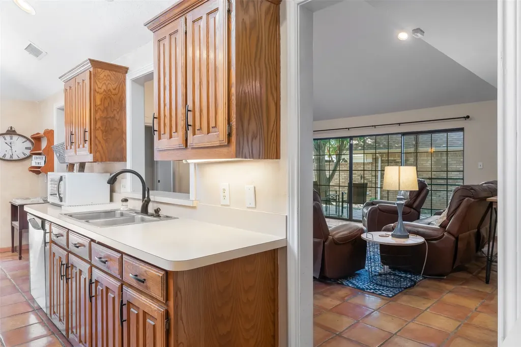 2739 Sedgeway Lane Carrollton TX 75006