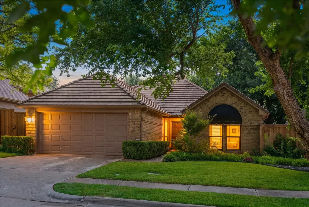 2739 Sedgeway Lane Carrollton TX 75006