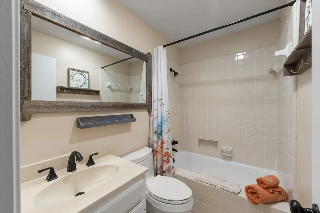 2739 Sedgeway Lane Carrollton TX 75006