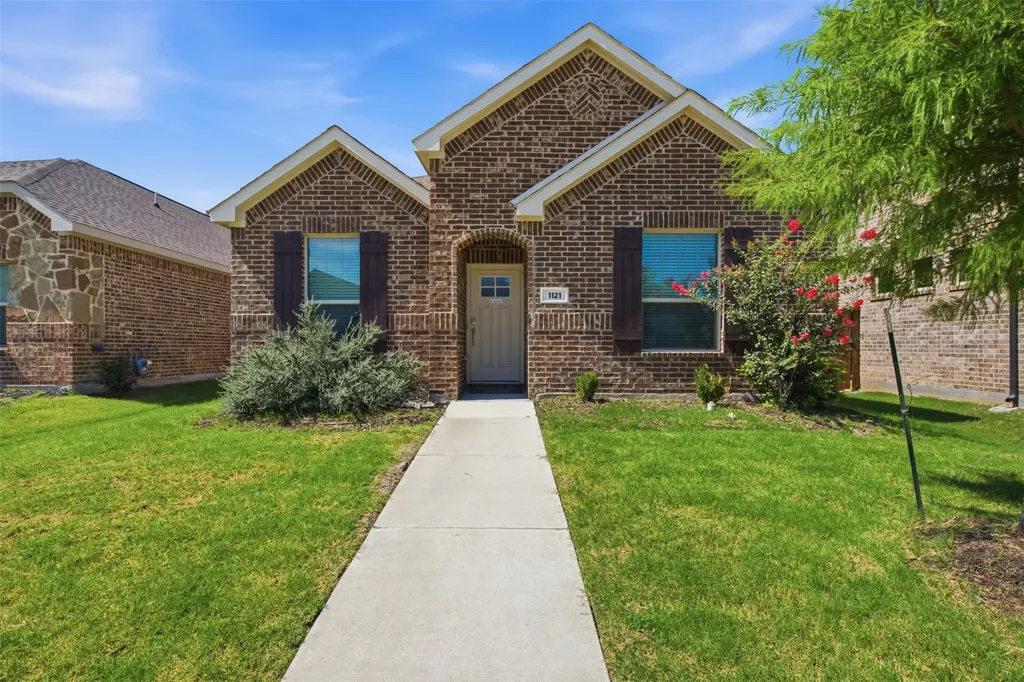 1121 Western Yarrow Avenue Justin TX 76247