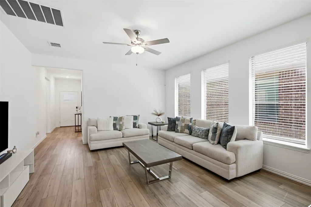 1121 Western Yarrow Avenue Justin TX 76247