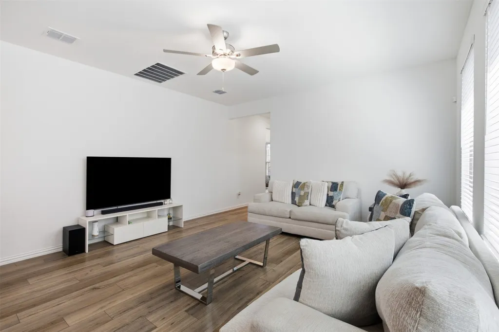 1121 Western Yarrow Avenue Justin TX 76247