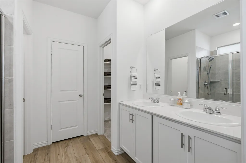 1121 Western Yarrow Avenue Justin TX 76247