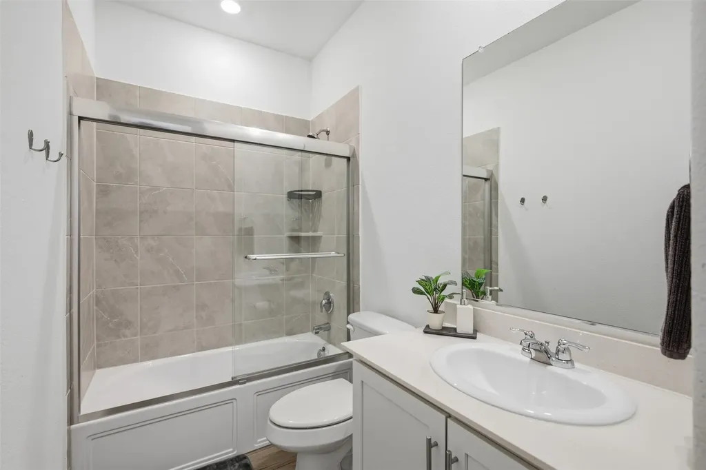 1121 Western Yarrow Avenue Justin TX 76247