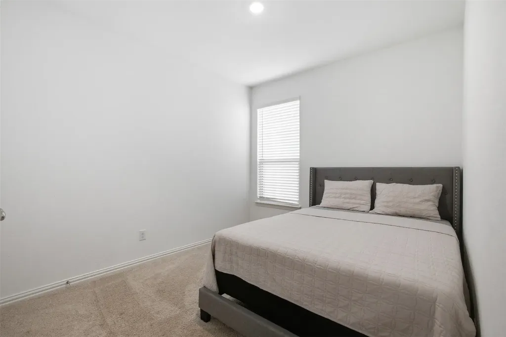 1121 Western Yarrow Avenue Justin TX 76247