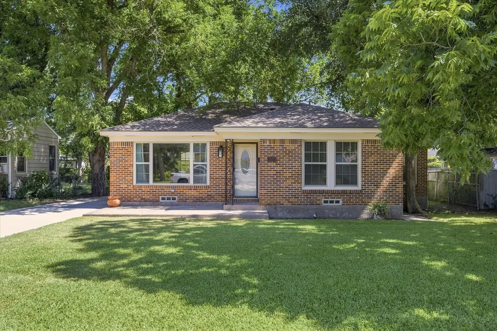 1405 Inwood Boulevard Garland TX 75042