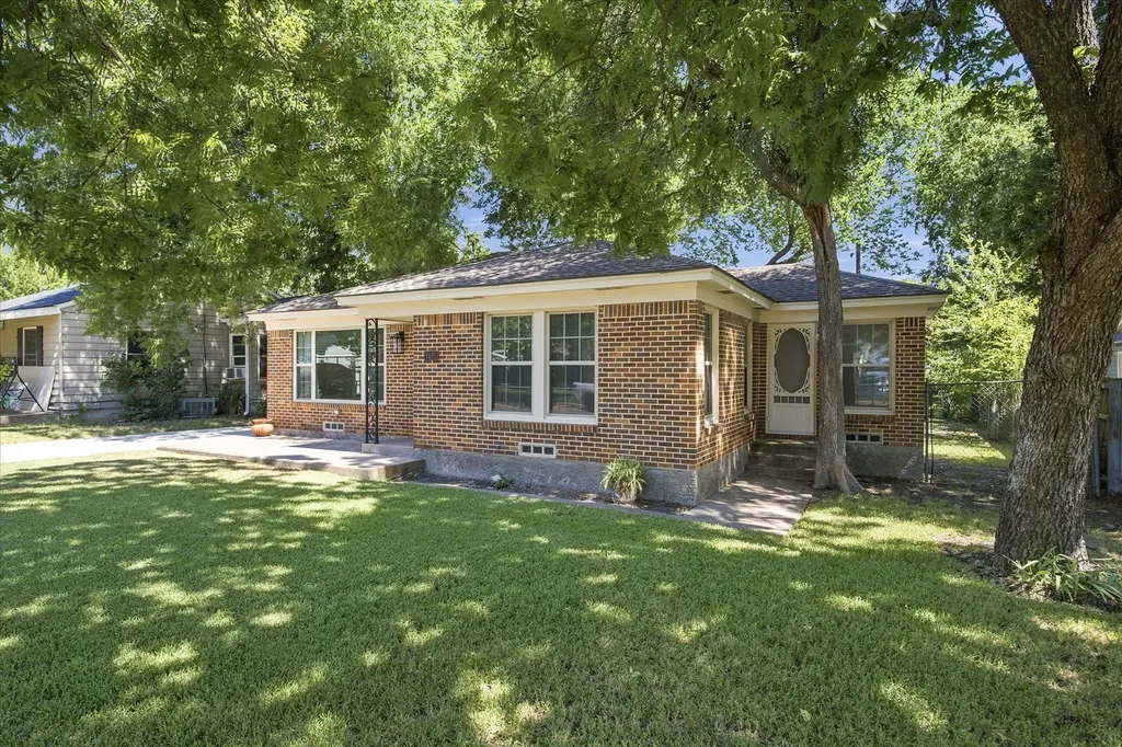 1405 Inwood Boulevard Garland TX 75042