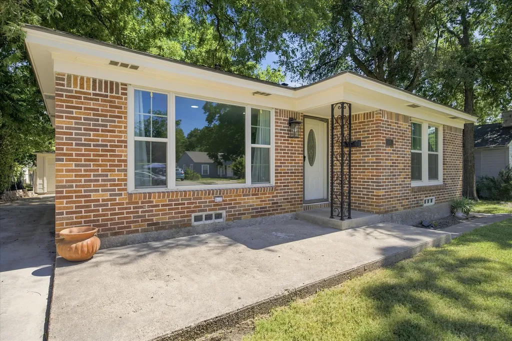 1405 Inwood Boulevard Garland TX 75042