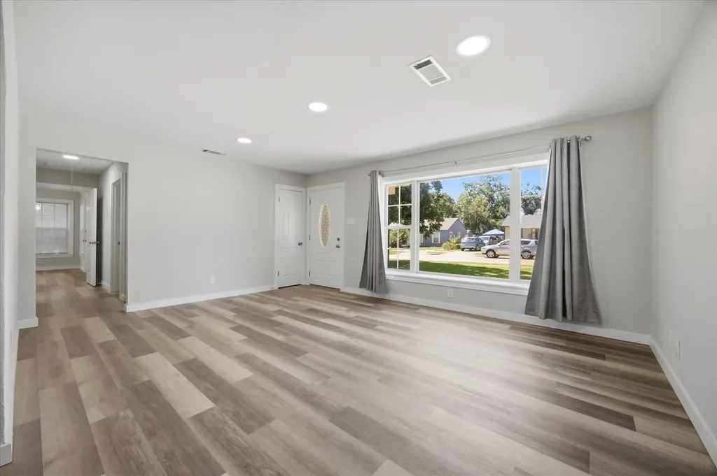 1405 Inwood Boulevard Garland TX 75042