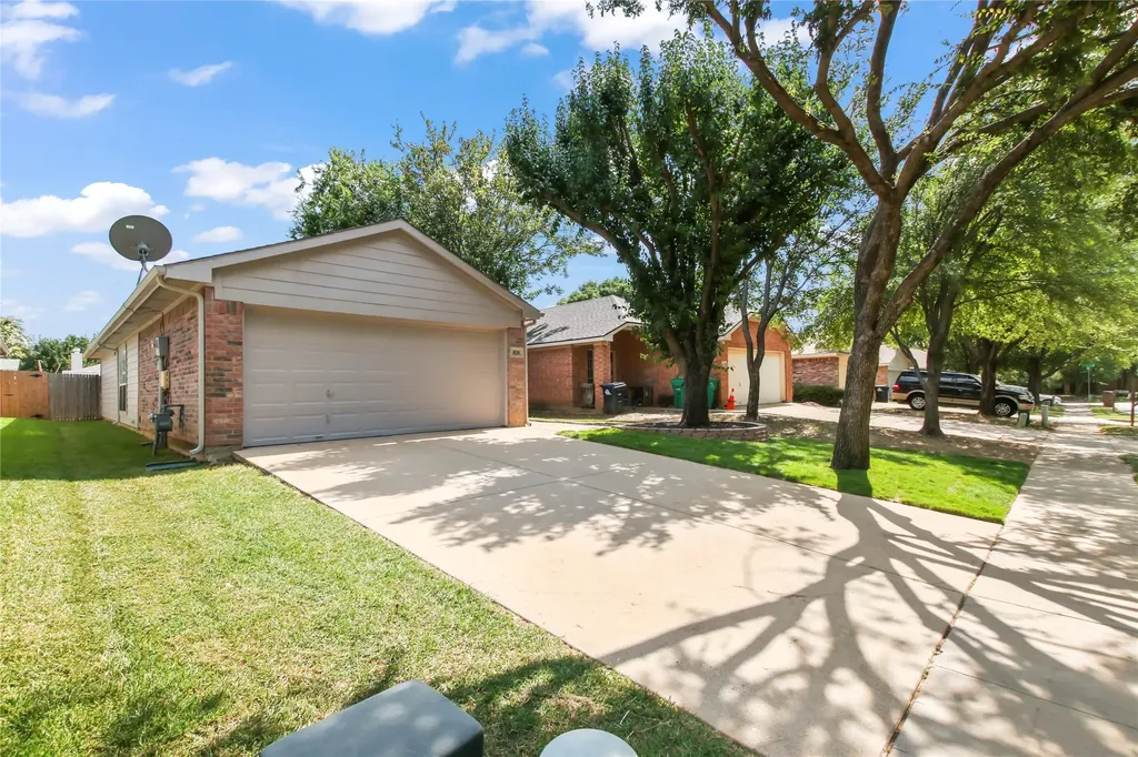 826 Savage Drive Denton TX 76207