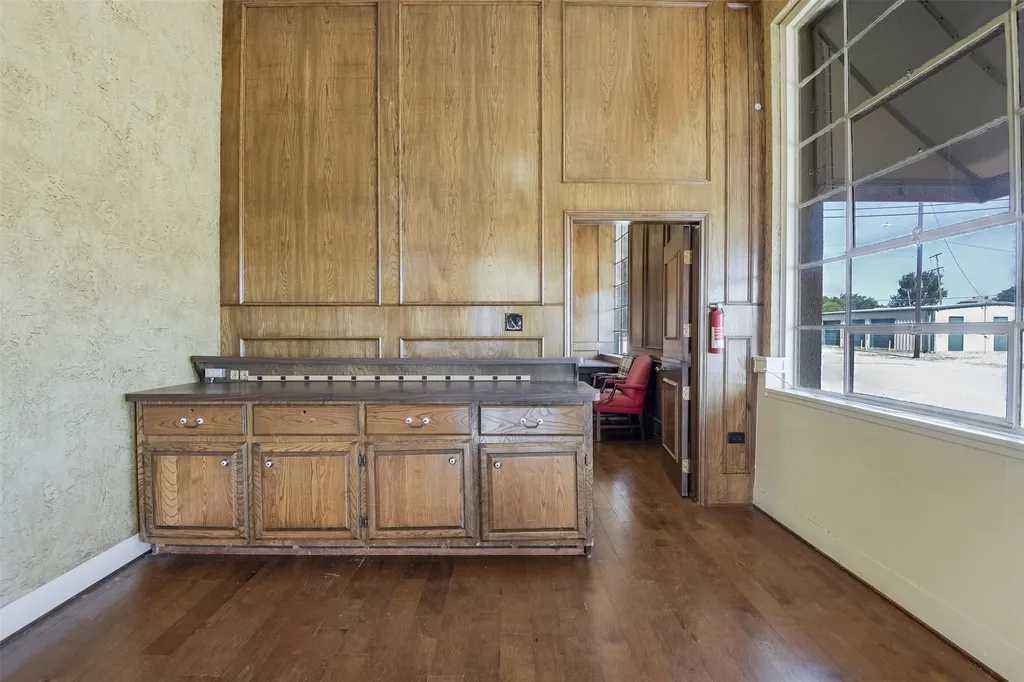 118 N Main Street Palmer TX 75152