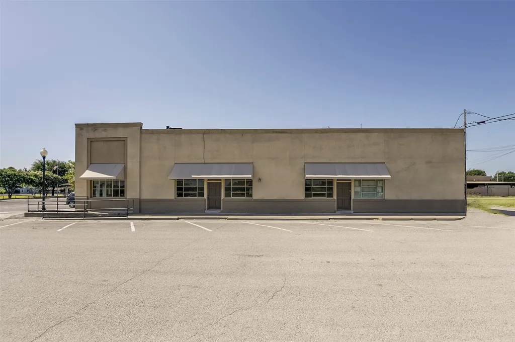 118 N Main Street Palmer TX 75152