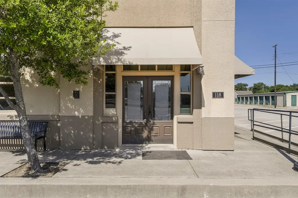 118 N Main Street Palmer TX 75152