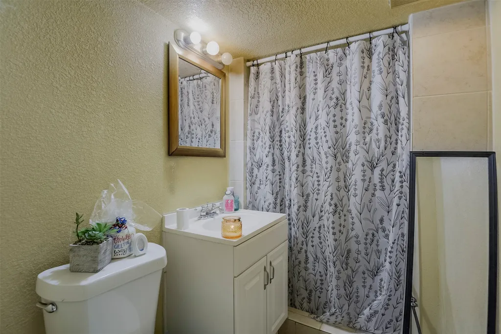 118 N Main Street Palmer TX 75152