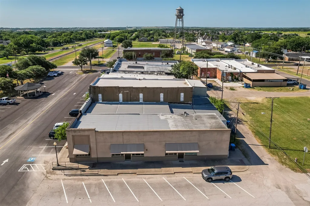 118 N Main Street Palmer TX 75152