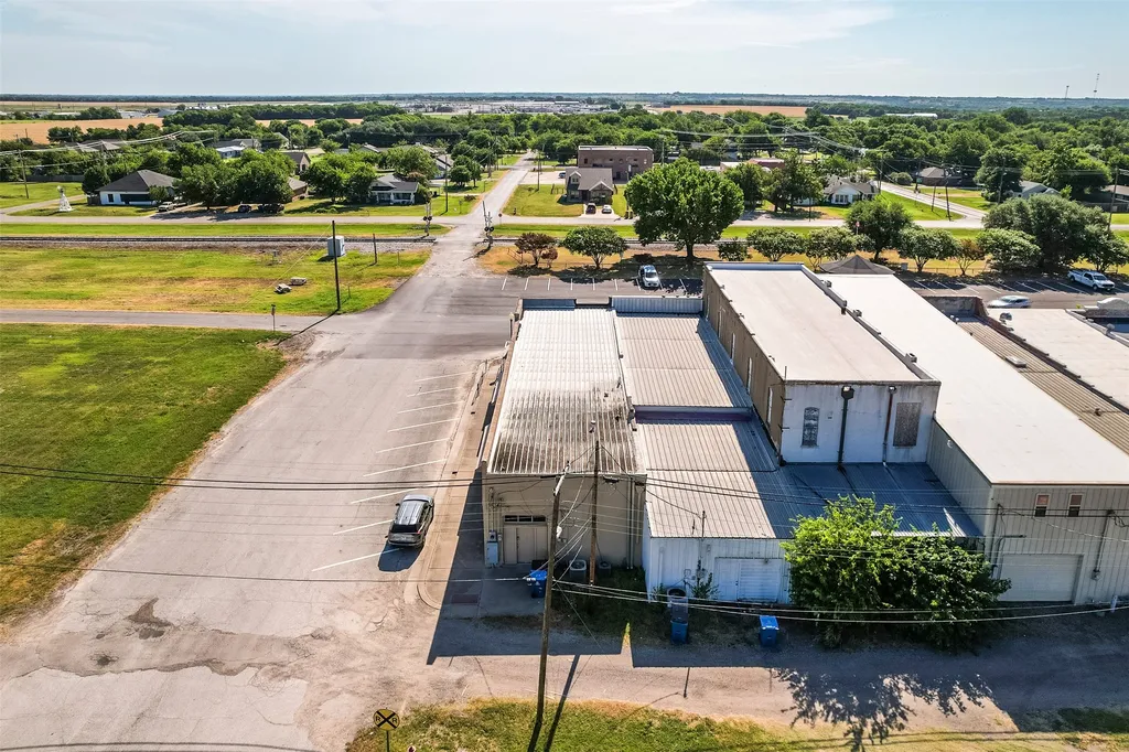 118 N Main Street Palmer TX 75152