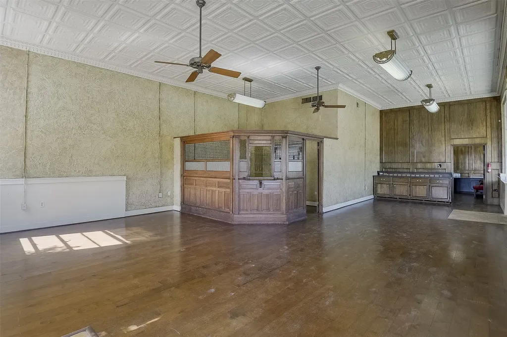 118 N Main Street Palmer TX 75152