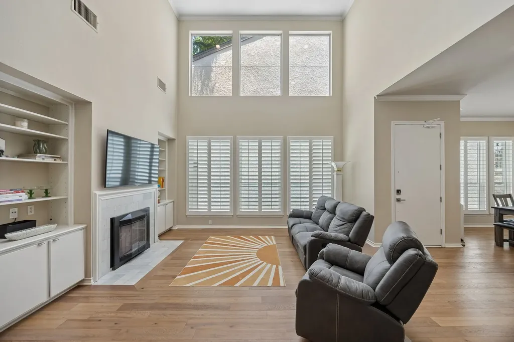 6353 Southpoint Drive Dallas TX 75248