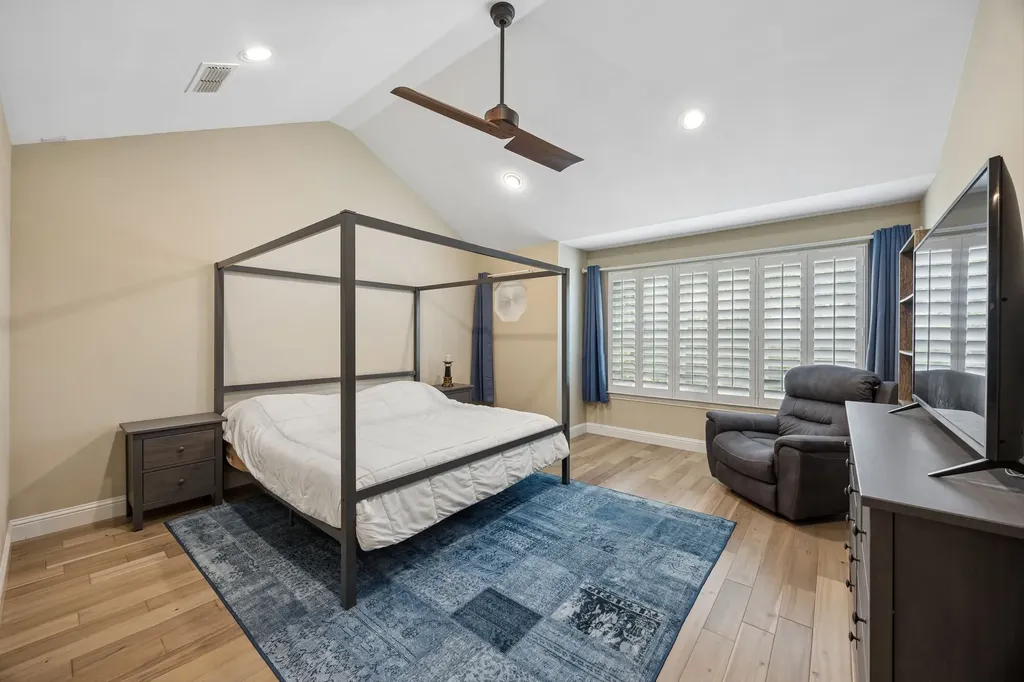 6353 Southpoint Drive Dallas TX 75248