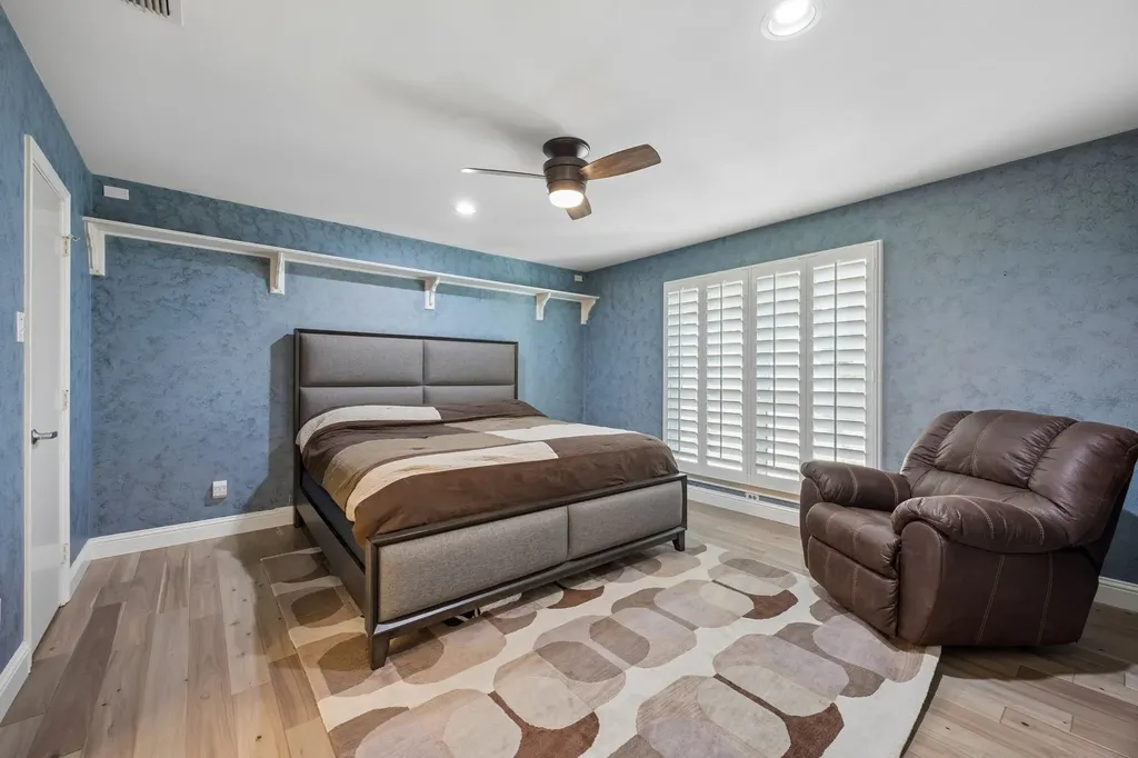 6353 Southpoint Drive Dallas TX 75248