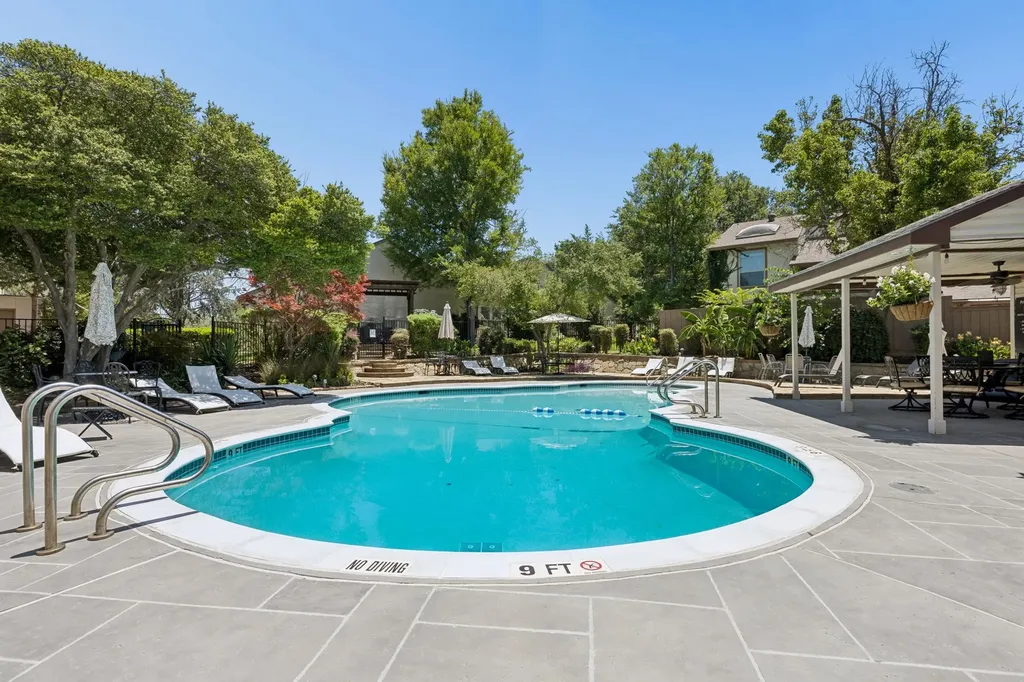 6353 Southpoint Drive Dallas TX 75248