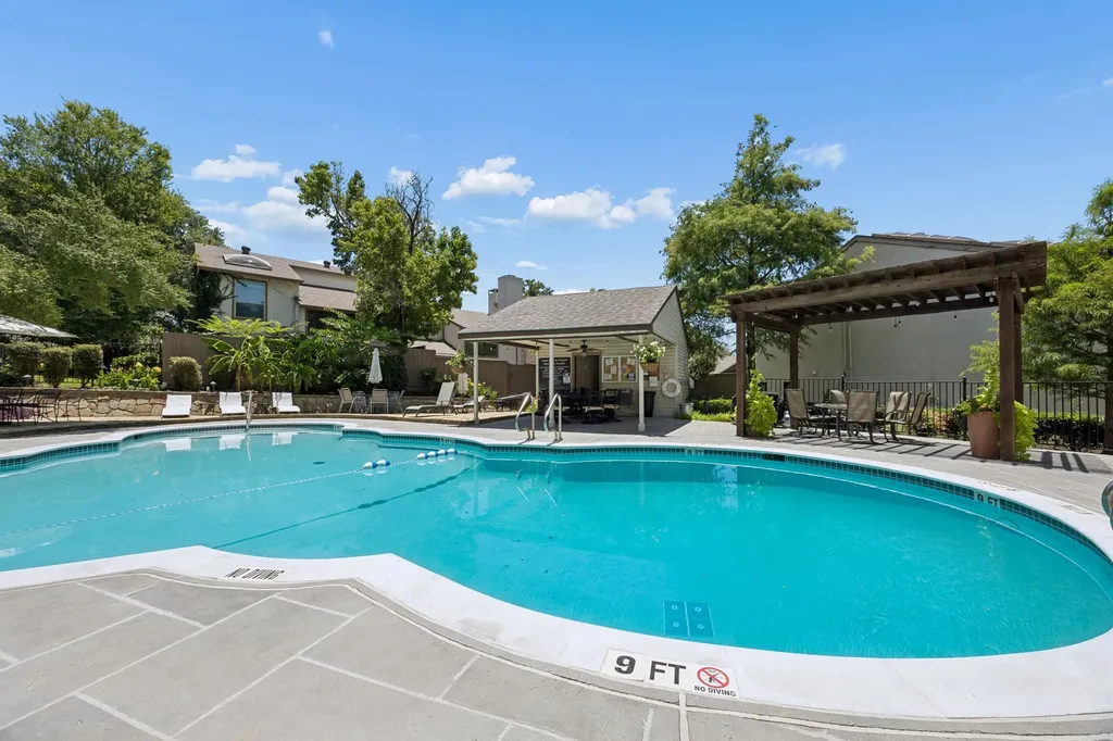 6353 Southpoint Drive Dallas TX 75248