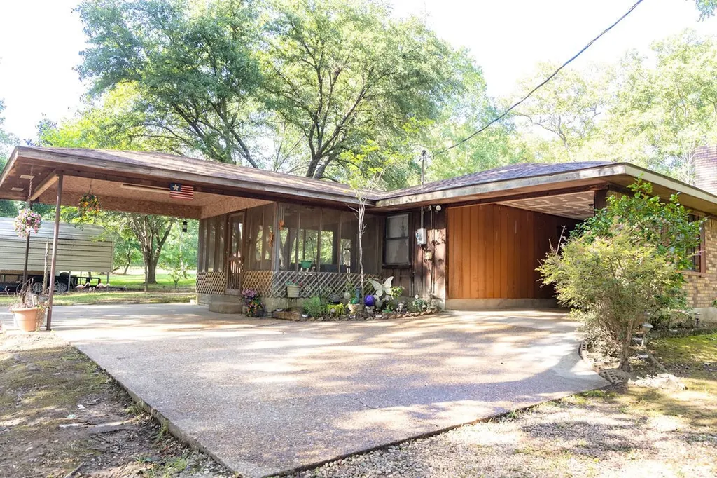 120 Peterson Drive Benton LA 71006