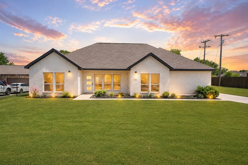 925 Balkan Drive Lancaster TX 75134