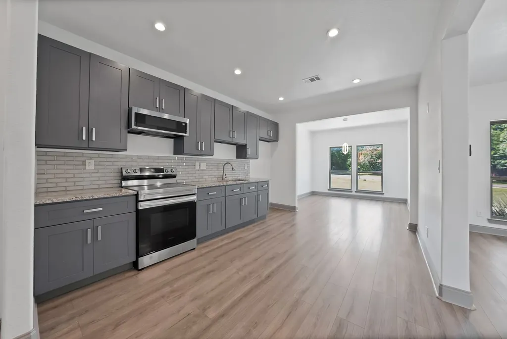 925 Balkan Drive Lancaster TX 75134
