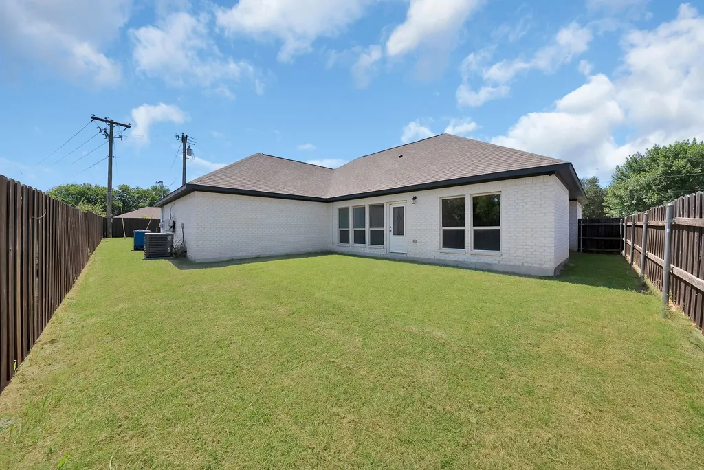 925 Balkan Drive Lancaster TX 75134