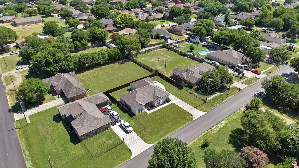925 Balkan Drive Lancaster TX 75134
