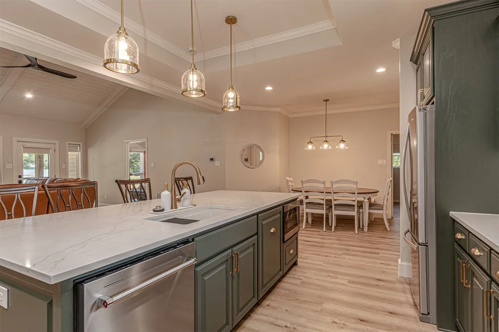 132 Seminole Trail East Tawakoni TX 75472