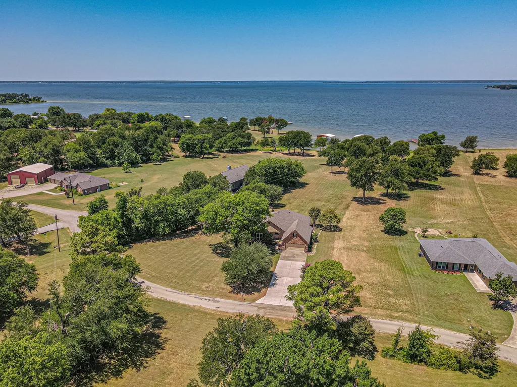 132 Seminole Trail East Tawakoni TX 75472