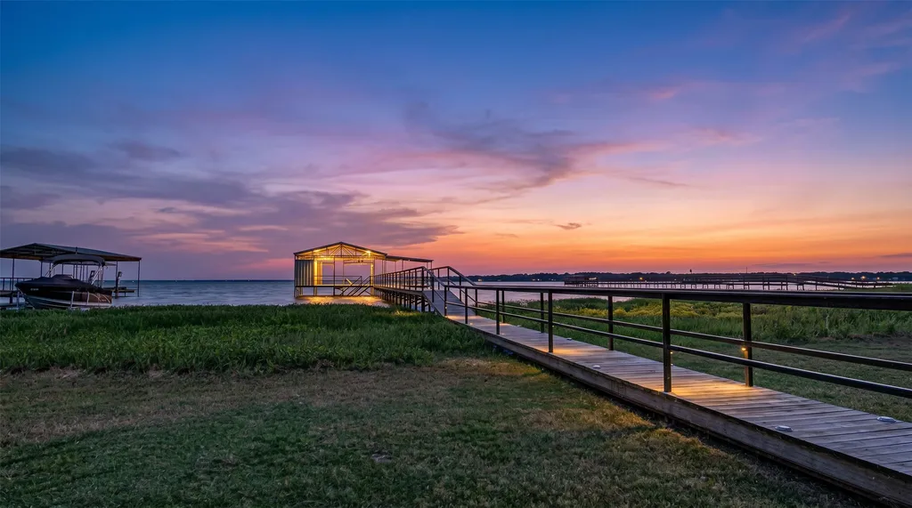 132 Seminole Trail East Tawakoni TX 75472